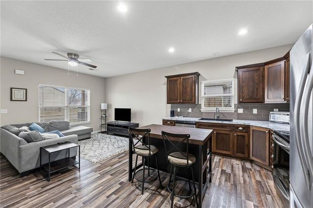 929 E Wilson Street, Ottawa, KS 66067