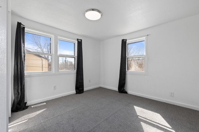 1271 E 36th Street, Des Moines, IA 50317