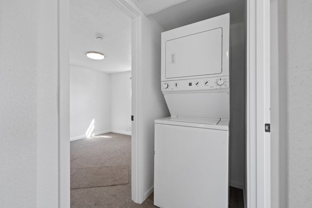 1271 E 36th Street, Des Moines, IA 50317