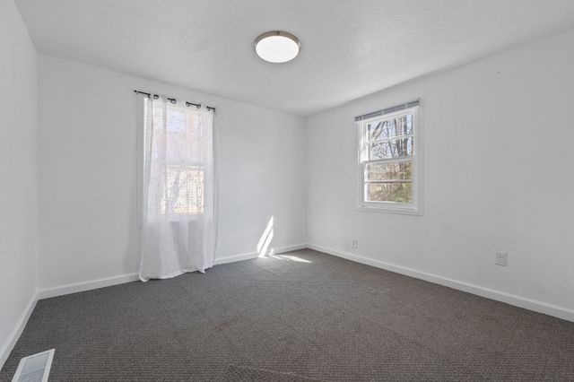 1271 E 36th Street, Des Moines, IA 50317