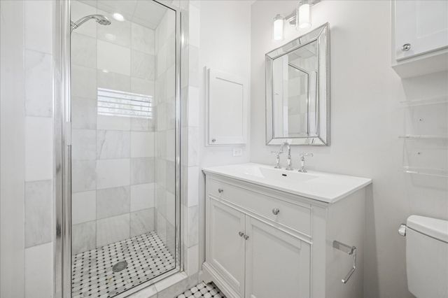 547 Three Corners Drive, Hunters Creek Village, TX 77024