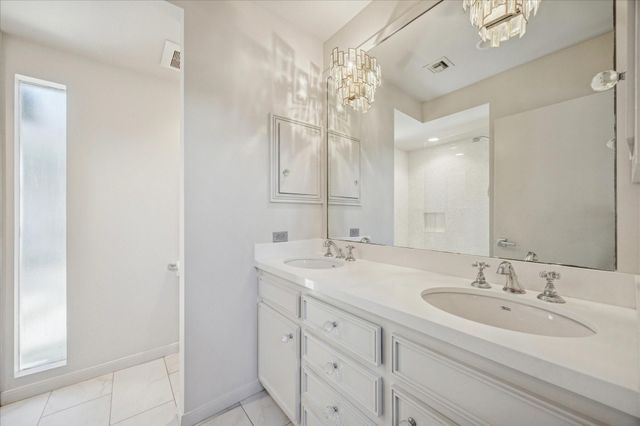 547 Three Corners Drive, Hunters Creek Village, TX 77024