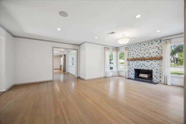 547 Three Corners Drive, Hunters Creek Village, TX 77024