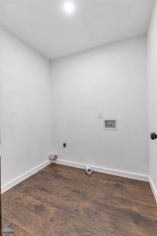 819 Avenue B, Hamlin, TX 79520