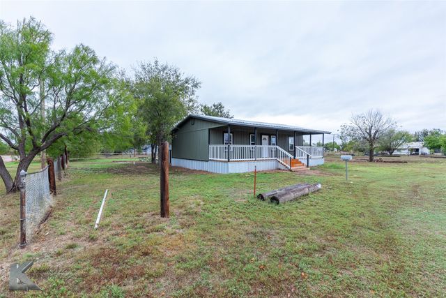 819 Avenue B, Hamlin, TX 79520