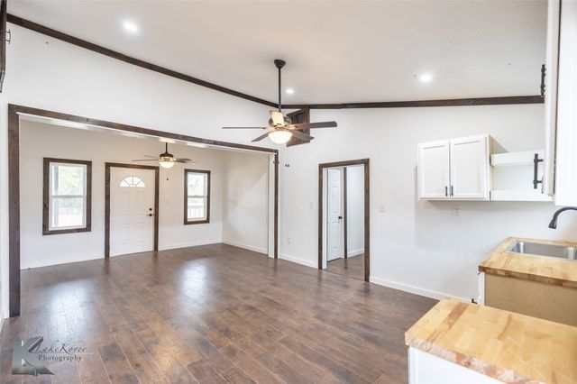 819 Avenue B, Hamlin, TX 79520