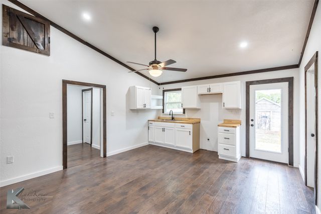 819 Avenue B, Hamlin, TX 79520