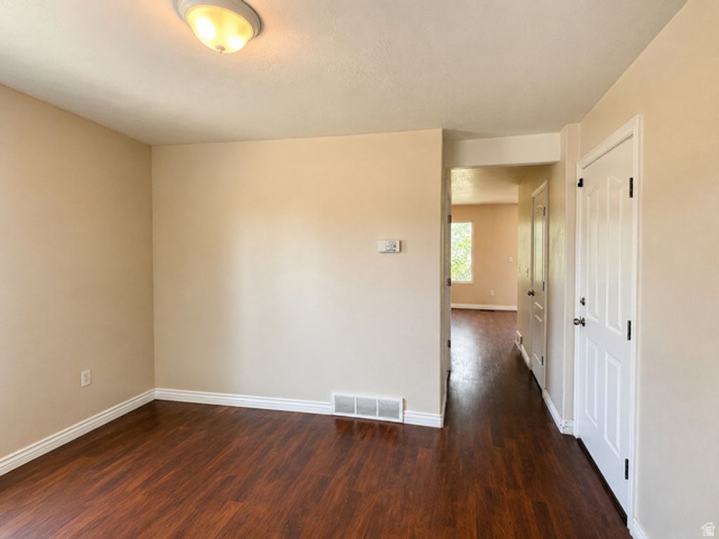 6693 S BALFOUR LN, Murray, UT 84123 — photo 2