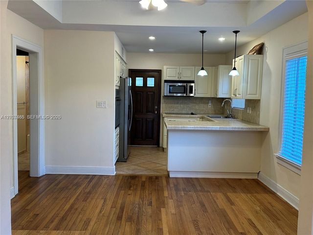 232 E De Leon Dr 232, Miami Springs, FL 33166