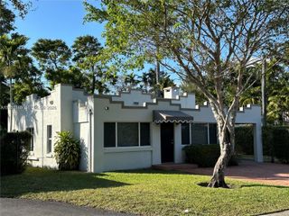 232 E De Leon Dr 232, Miami Springs, FL 33166