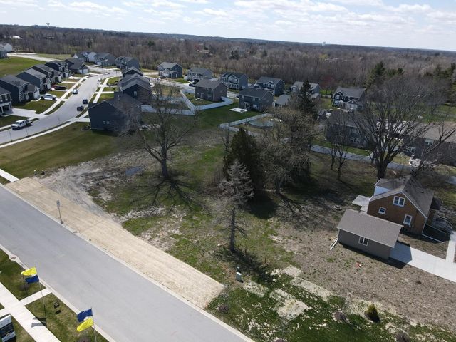 2910 Amberleigh Lane, Schererville, IN 46375