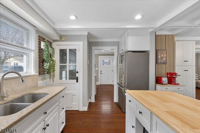 427 Willow Ave, Roselle Park Boro, NJ 07204