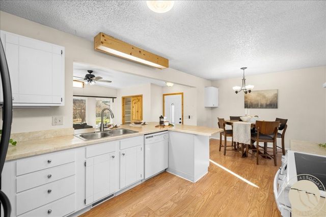 446 N Lakeview DRIVE, Billings, MT 59105