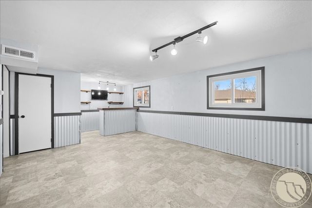 446 N Lakeview DRIVE, Billings, MT 59105