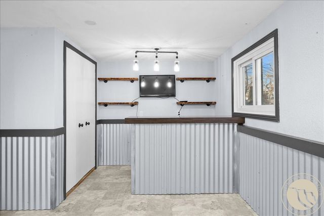 446 N Lakeview DRIVE, Billings, MT 59105