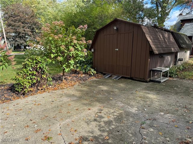 715 Crestview Drive, Boardman, OH 44512