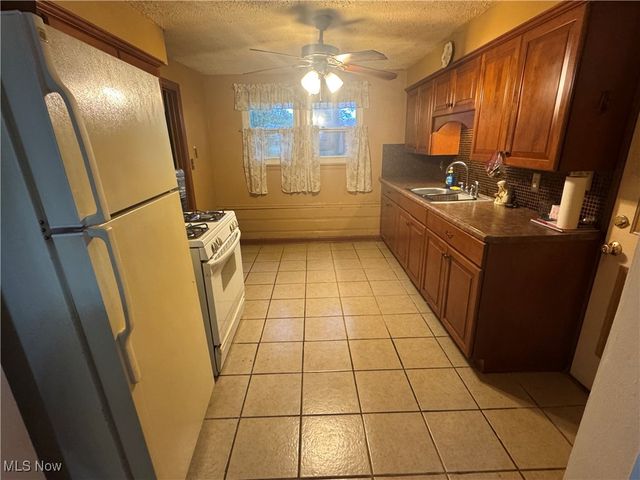 715 Crestview Drive, Boardman, OH 44512