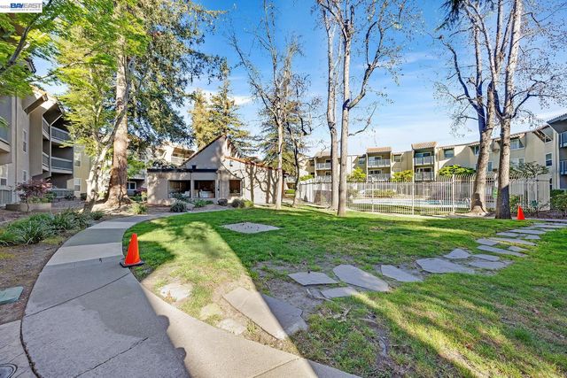 1087 Murrieta Blvd 242, Livermore, CA 94550