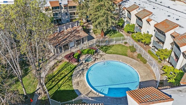 1087 Murrieta Blvd 242, Livermore, CA 94550