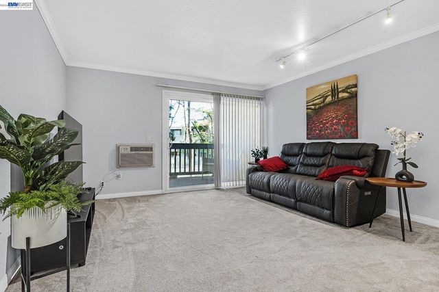 1087 Murrieta Blvd 242, Livermore, CA 94550