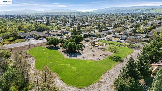 1087 Murrieta Blvd 242, Livermore, CA 94550