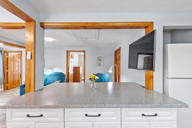 17 Vinton St, Leominster, MA 01453