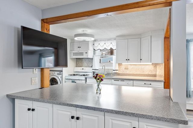 17 Vinton St, Leominster, MA 01453