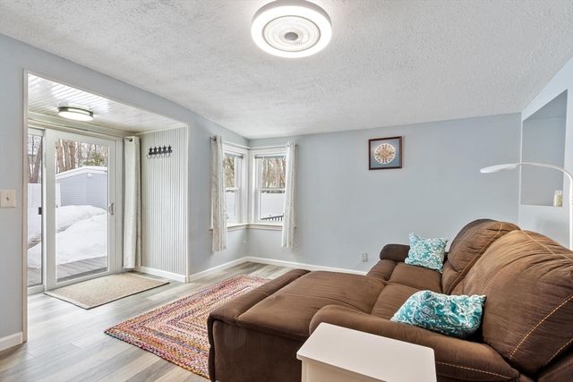 17 Vinton St, Leominster, MA 01453