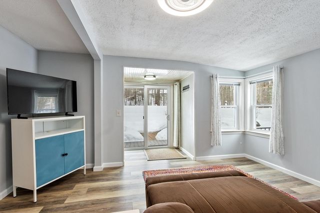 17 Vinton St, Leominster, MA 01453