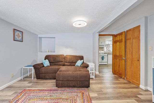 17 Vinton St, Leominster, MA 01453