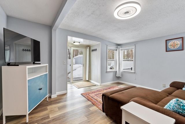 17 Vinton St, Leominster, MA 01453