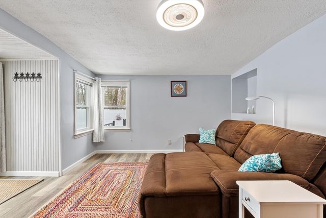 17 Vinton St, Leominster, MA 01453