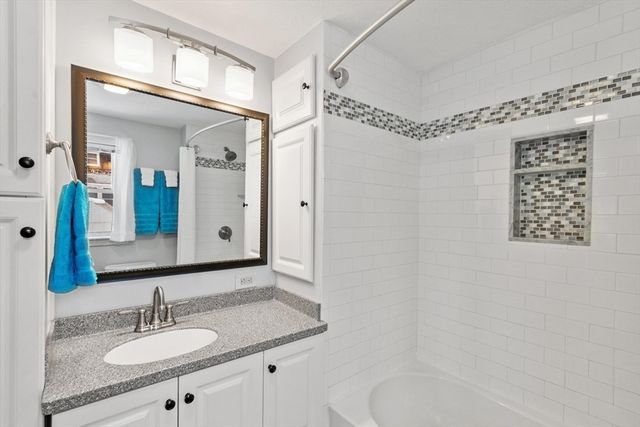 17 Vinton St, Leominster, MA 01453