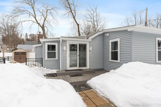 17 Vinton St, Leominster, MA 01453