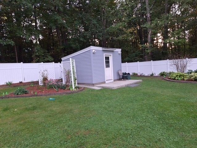 17 Vinton St, Leominster, MA 01453