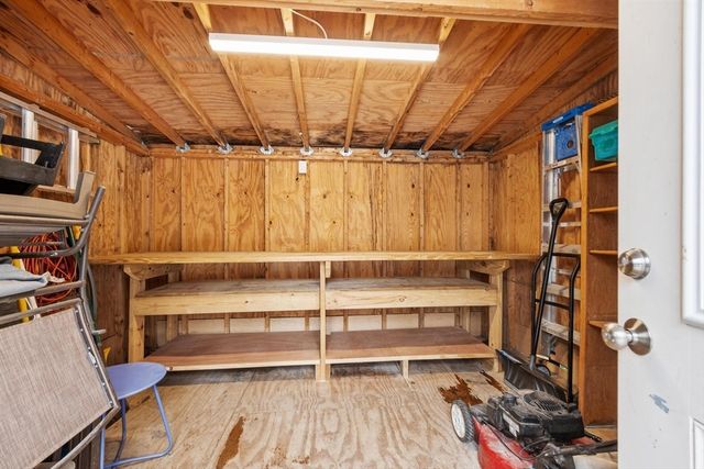 17 Vinton St, Leominster, MA 01453