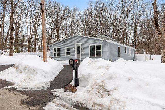 17 Vinton St, Leominster, MA 01453