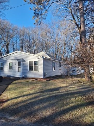 17 Vinton St, Leominster, MA 01453