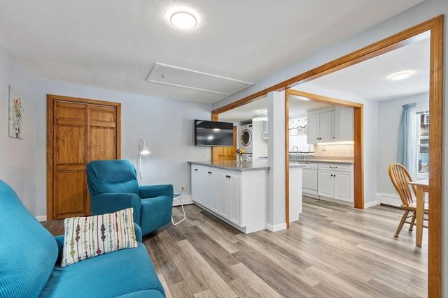 17 Vinton St, Leominster, MA 01453