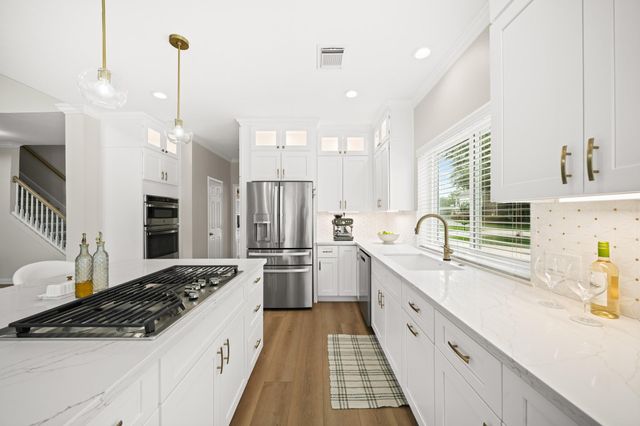 403 Trail Head Street, Friendswood, TX 77546