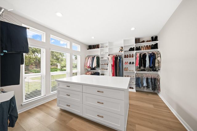 403 Trail Head Street, Friendswood, TX 77546