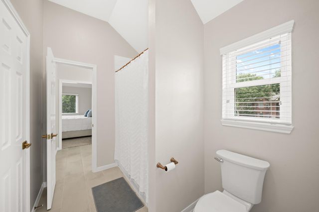 403 Trail Head Street, Friendswood, TX 77546