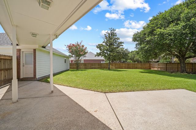 403 Trail Head Street, Friendswood, TX 77546