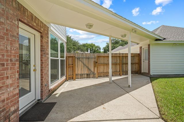 403 Trail Head Street, Friendswood, TX 77546