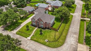 403 Trail Head Street, Friendswood, TX 77546