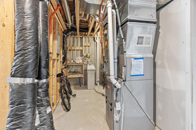 16782 Draft Horse Court, Lakeville, MN 55044