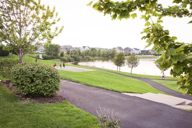 16782 Draft Horse Court, Lakeville, MN 55044