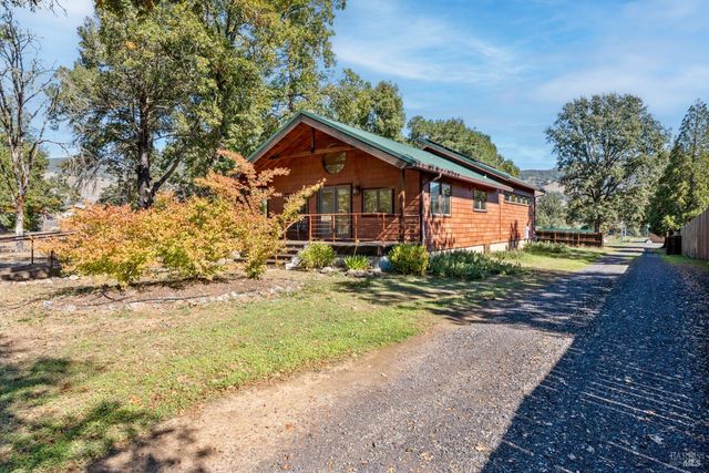 10185 East Rd, Redwood Valley, CA 95470