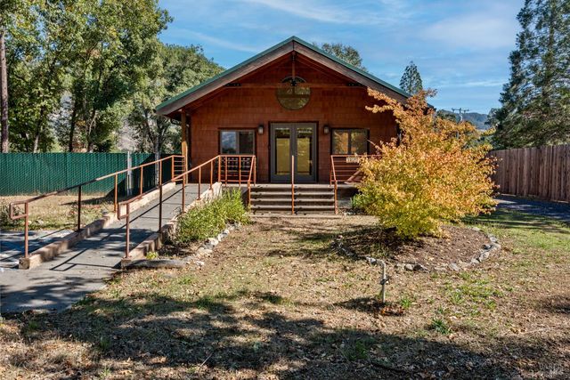 10185 East Rd, Redwood Valley, CA 95470