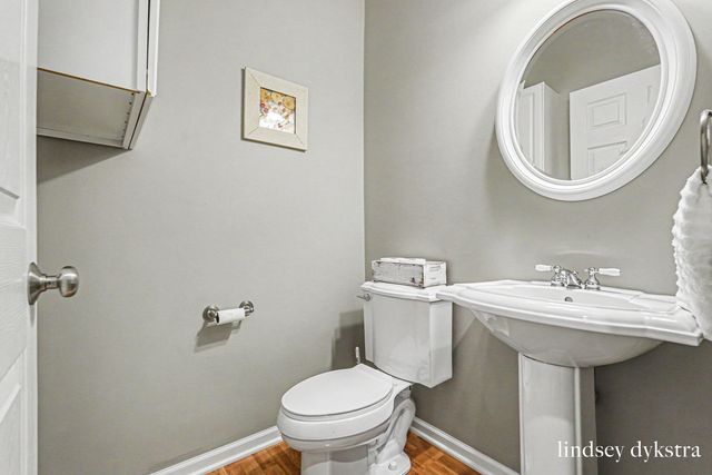 2320 Red Oak Court NW, Grand Rapids, MI 49504